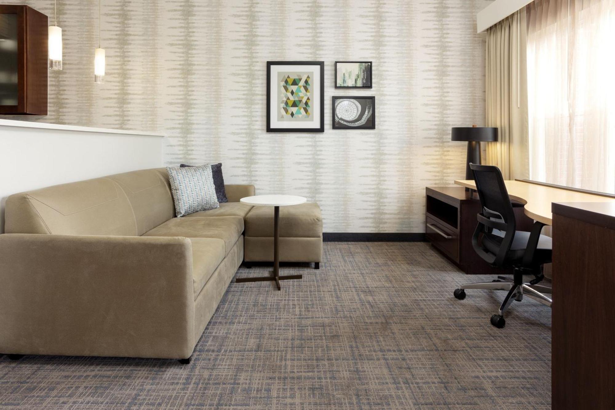 Hotel By Marriott Polaris