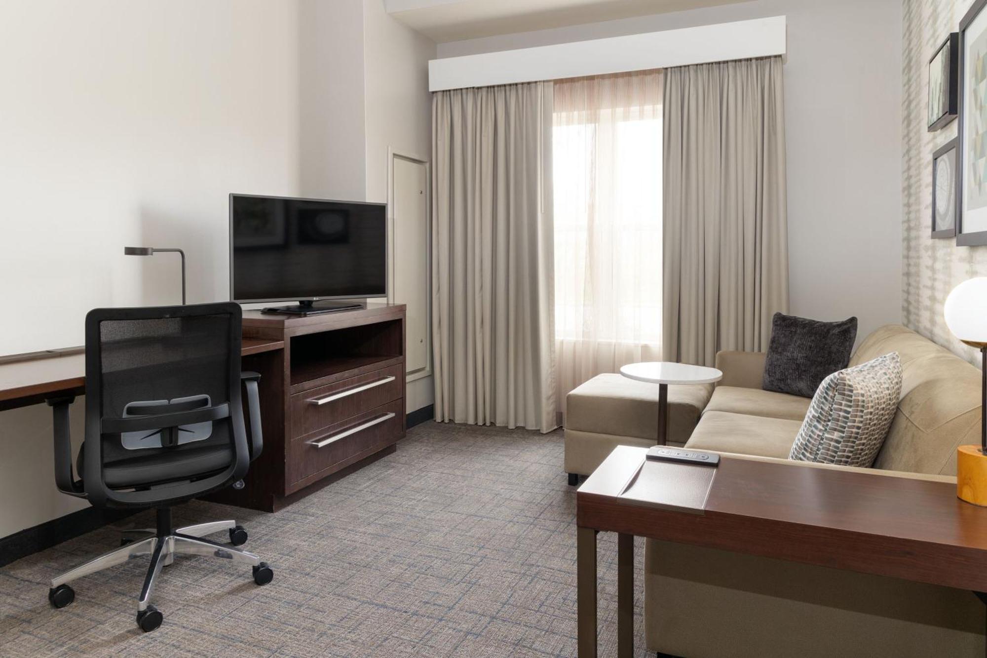 Hotel By Marriott Polaris